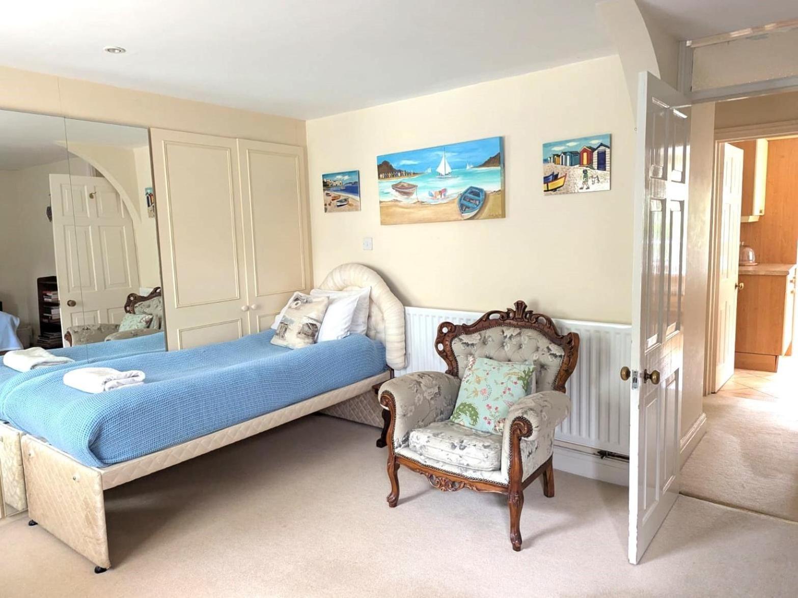 Georgian 2 Bedroom Apartment In Chichester With Free Parking - Chichester Holiday Properties Exterior photo